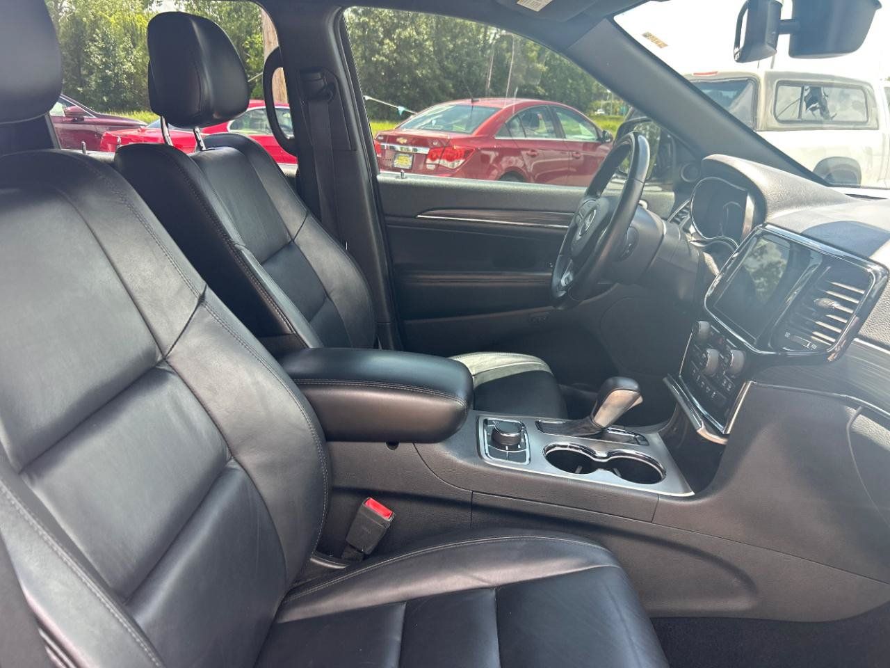 Used 2019 Jeep Grand Cherokee Limited AWD/4WD image 25