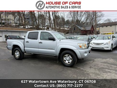 Used 2011 Toyota Tacoma 4x4 Double Cab w/ SR5 Pkg #2 image 2