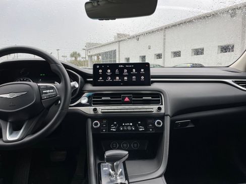 Used 2025 Genesis G70 2.5T image 18