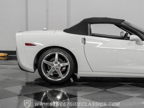Used 2005 Chevrolet Corvette Convertible w/ Preferred Equipment Group RWD image 28