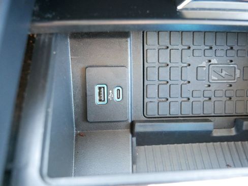 Certified 2024 Ford Expedition XLT image 33