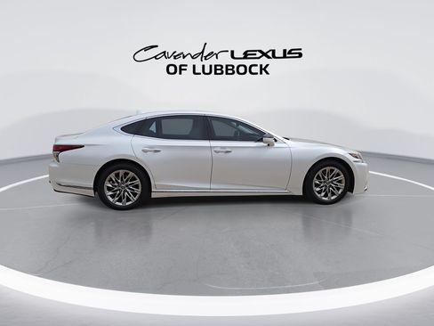 Used 2019 Lexus LS 500 w/ Accessory Package (Z2) RWD image 9
