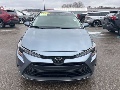 Used 2024 Toyota Corolla LE image 2