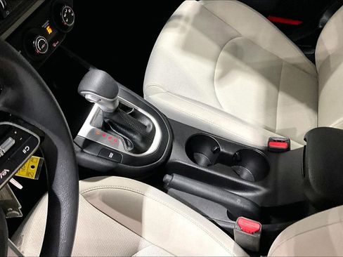 Used 2022 Kia Forte LXS w/ LXS Technology Package FWD image 16