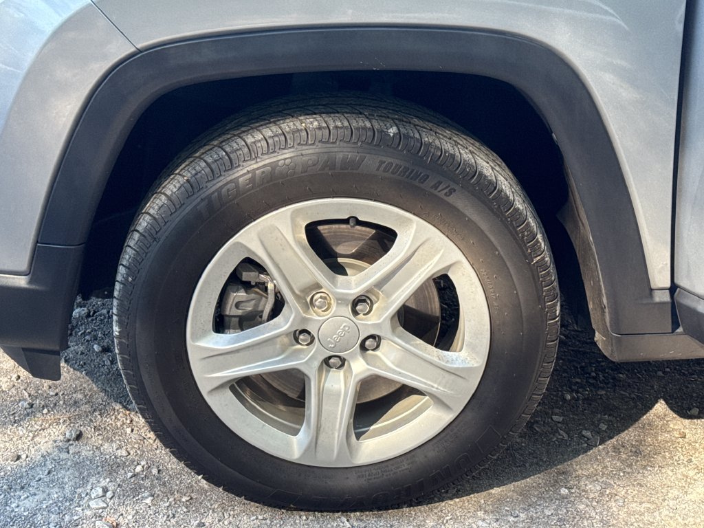 Used 2023 Jeep Compass Sport AWD/4WD image 22