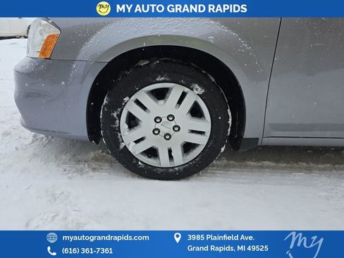 Used 2014 Dodge Avenger SE image 28