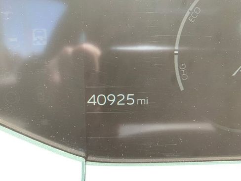 Used 2023 Toyota Prius Limited w/ Limited Premium Package FWD image 19
