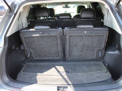 Used 2022 Volkswagen Tiguan SE FWD image 14