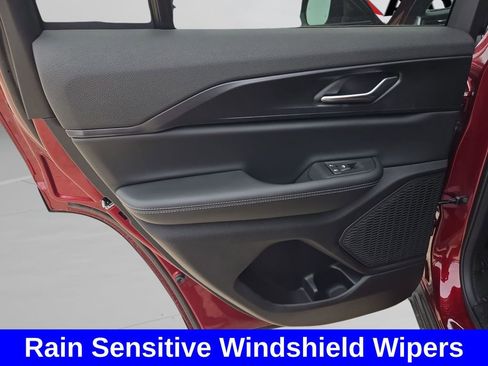 New 2025 Jeep Grand Cherokee Altitude RWD image 17