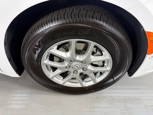 New 2026 Chrysler Pacifica Select FWD image 10