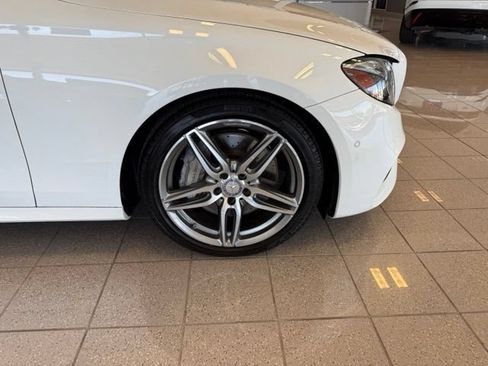 Used 2017 Mercedes-Benz E 300 image 10