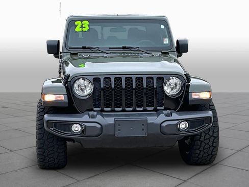 Used 2023 Jeep Gladiator Sport AWD/4WD image 3