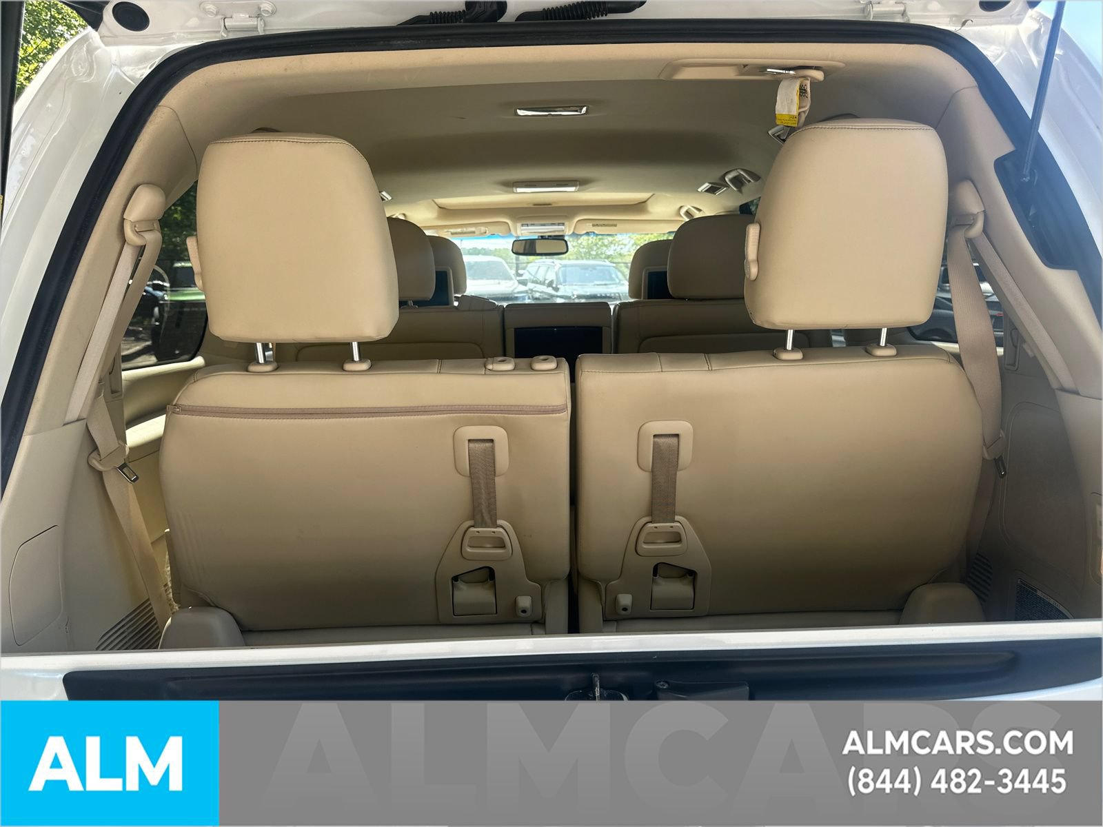 Used 2015 Lexus LX 570 4WD w/ Luxury Package image 21