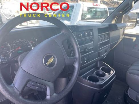 Used 2018 Chevrolet Express 2500 w/ Driver Convenience Package image 12