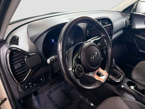 Used 2020 Kia Soul EX FWD image 11