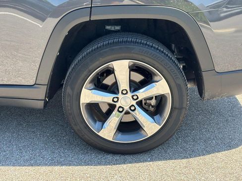Used 2022 Jeep Grand Cherokee L Limited AWD/4WD image 10