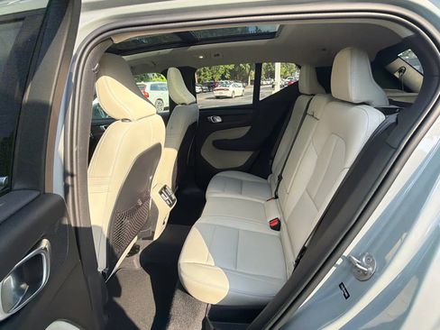 Used 2024 Volvo XC40 B5 Plus w/ Protection Package Premier AWD/4WD image 23