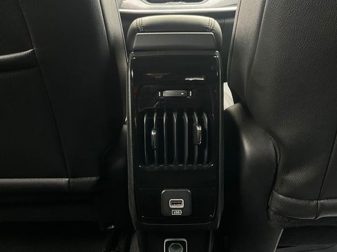 Used 2025 Jeep Compass Latitude image 12