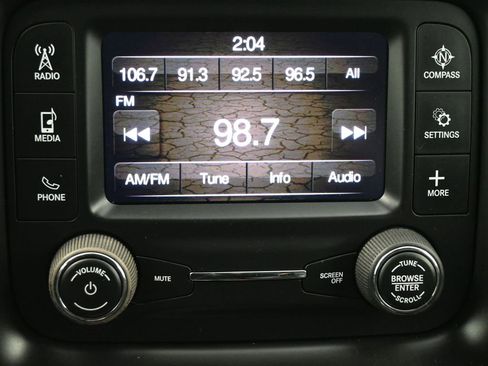 Used 2018 Jeep Compass Latitude w/ Safe & Security Group image 9