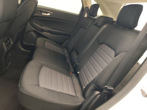Used 2020 Ford Edge SE FWD image 18