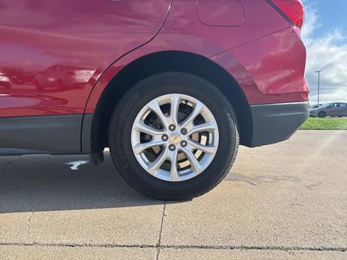 Used 2018 Chevrolet Equinox LT FWD image 12