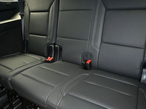 Used 2025 GMC Yukon Elevation w/ LPO, Elevation Black Package AWD/4WD image 17