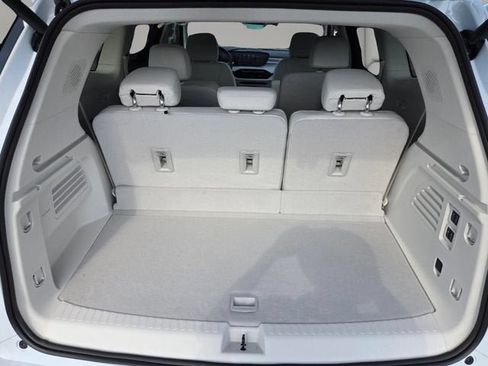 New 2026 Buick Enclave Avenir w/ Super Cruise Package AWD/4WD image 17