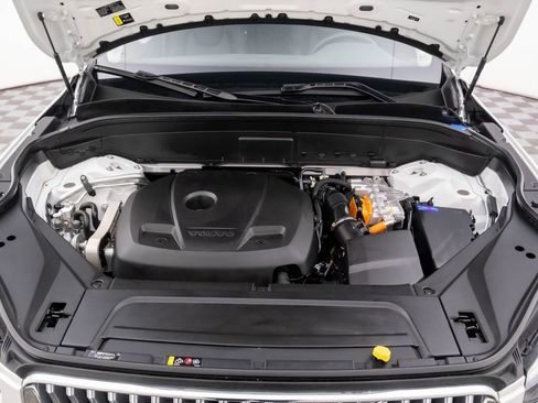 Used 2024 Volvo XC90 T8 Plus image 33