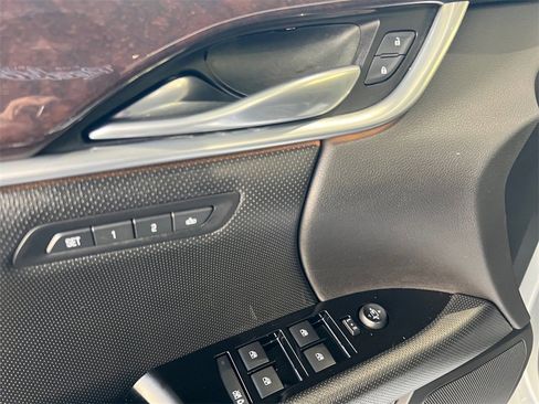 Used 2017 Cadillac XTS Luxury image 21