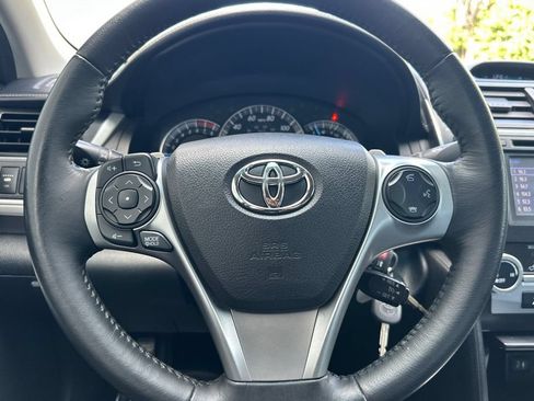 Used 2014 Toyota Camry SE FWD image 21
