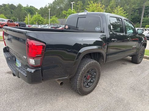 Used 2022 Toyota Tacoma SR5 w/ Technology Package RWD image 3