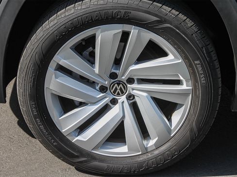 Used 2022 Volkswagen Atlas Cross Sport SE w/ Panoramic Sunroof Package image 12