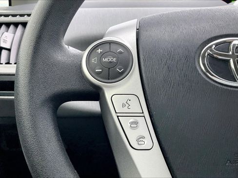 Used 2014 Toyota Prius V Two image 10