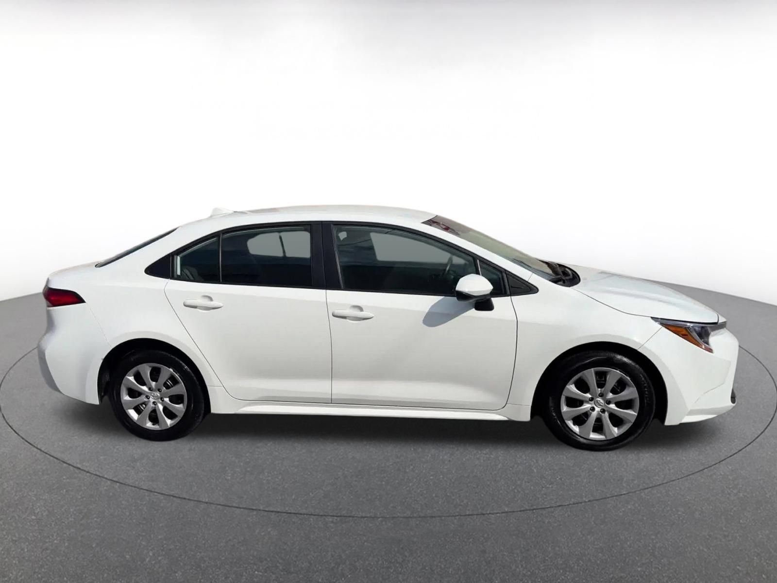 Used 2025 Toyota Corolla LE FWD image 15