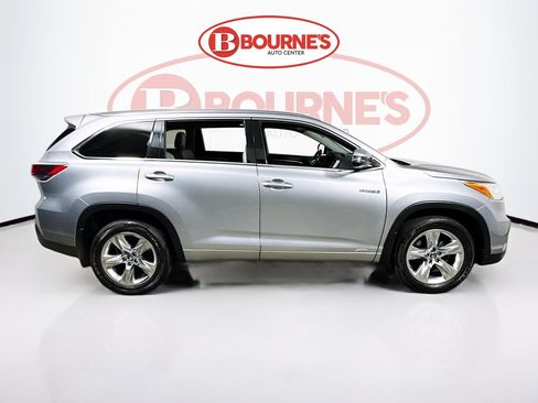Used 2016 Toyota Highlander Limited Platinum image 12
