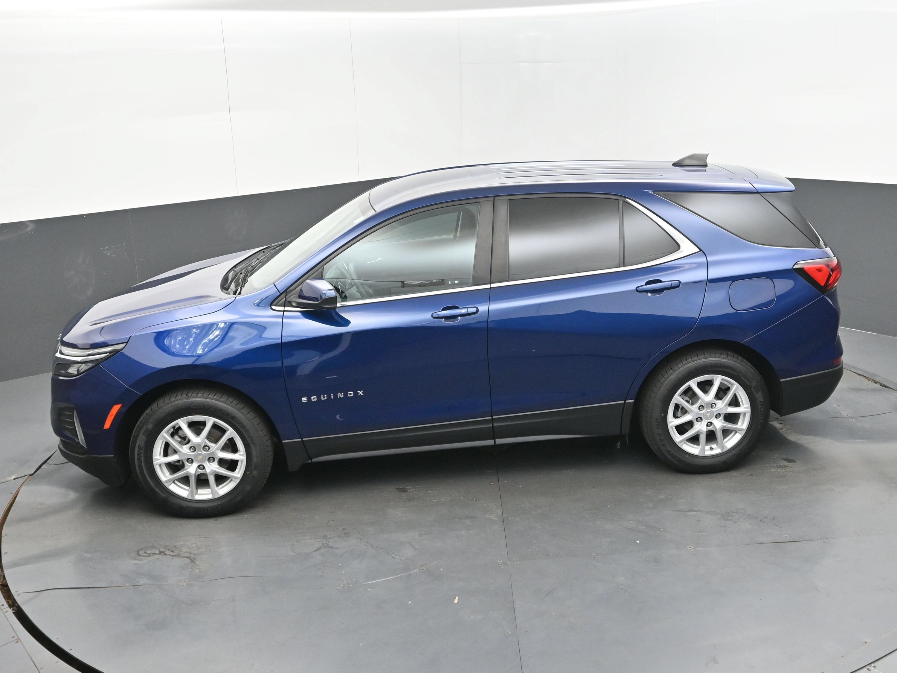 Used 2023 Chevrolet Equinox LT FWD image 34