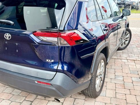 Used 2020 Toyota RAV4 XLE Premium FWD image 24