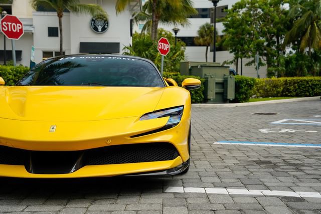 Used 2021 Ferrari SF90 Stradale AWD/4WD image 8