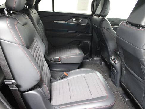 New 2026 Ford Explorer ST-Line w/ ST-Line Street Pack image 31