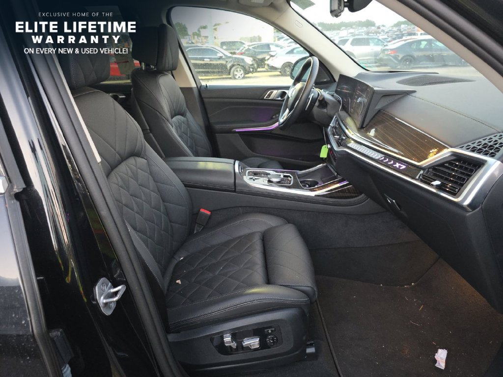 Used 2025 BMW X7 xDrive40i AWD/4WD image 9