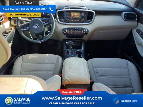 Used 2016 Kia Sorento LX image 11
