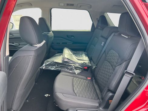 New 2026 Nissan Pathfinder SV image 11