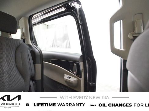 New 2026 Kia Carnival LX image 11