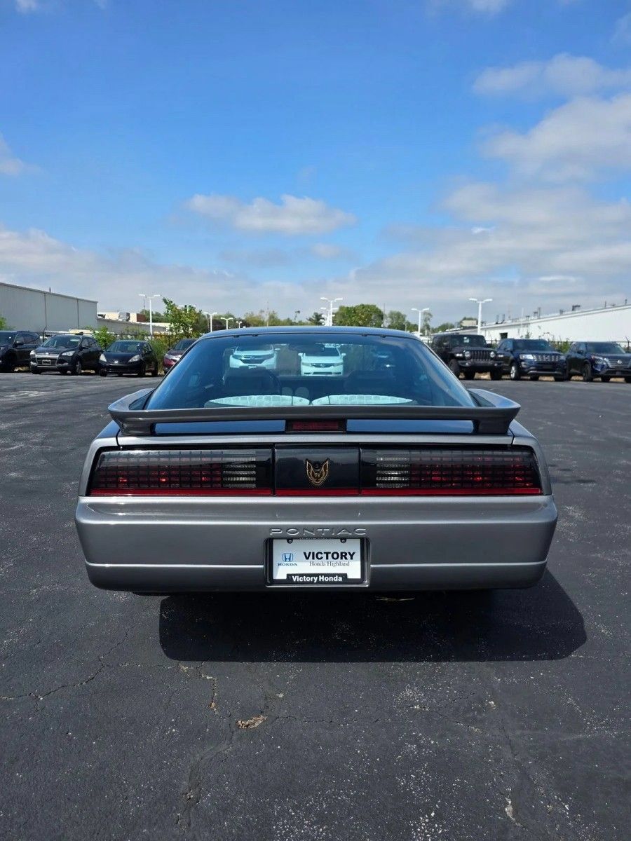 Used 1987 Pontiac Firebird Trans Am RWD image 5