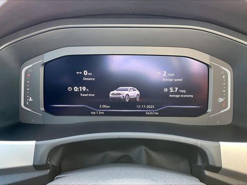 Used 2022 Volkswagen Atlas Cross Sport SE image 24