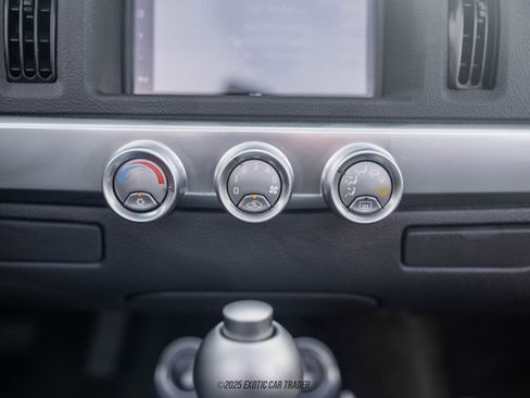 Used 2005 Chevrolet SSR w/ Preferred Equipment Group image 59