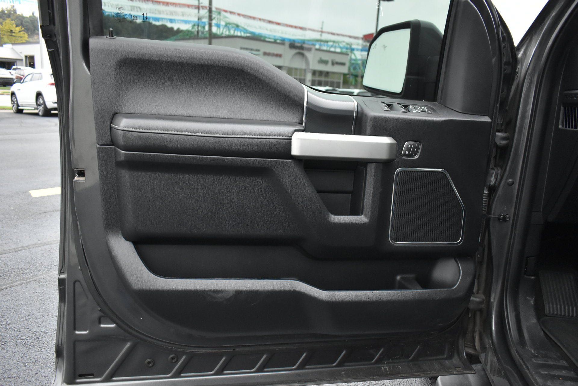 Used 2020 Ford F150 Lariat w/ Equipment Group 502A Luxury AWD/4WD image 12
