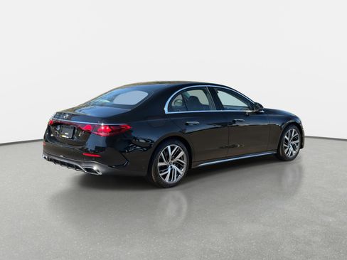 Used 2025 Mercedes-Benz E 350 Sedan image 7