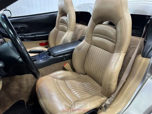 Used 2000 Chevrolet Corvette Coupe w/ Memory Pkg RWD image 34