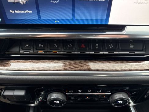 Used 2022 Chevrolet Silverado 1500 LT Trail Boss w/ LT Trail Boss Premium Package image 13